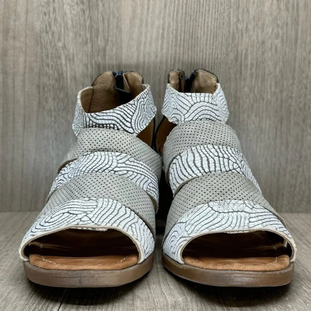 Clocharme Sandals Womens Sz 38 Open Toe Block Heel Gladiator Suede Leather Gray - Picture 2 of 12